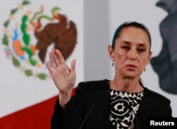 Mexico's Devlet Başkanı Claudia Sheinbaum, "Meksika halkının her zaman onurunu savunacağımızın, egemenliğimize saygı gösterilmesini ve her zaman söylediğimiz gibi eşitler arasında bir diyaloğu, boyun eğmeden savunacağımızın bilinmesi çok önemli" dedi.